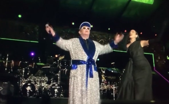 Четиридесет и седем години след като излезе на сцената на